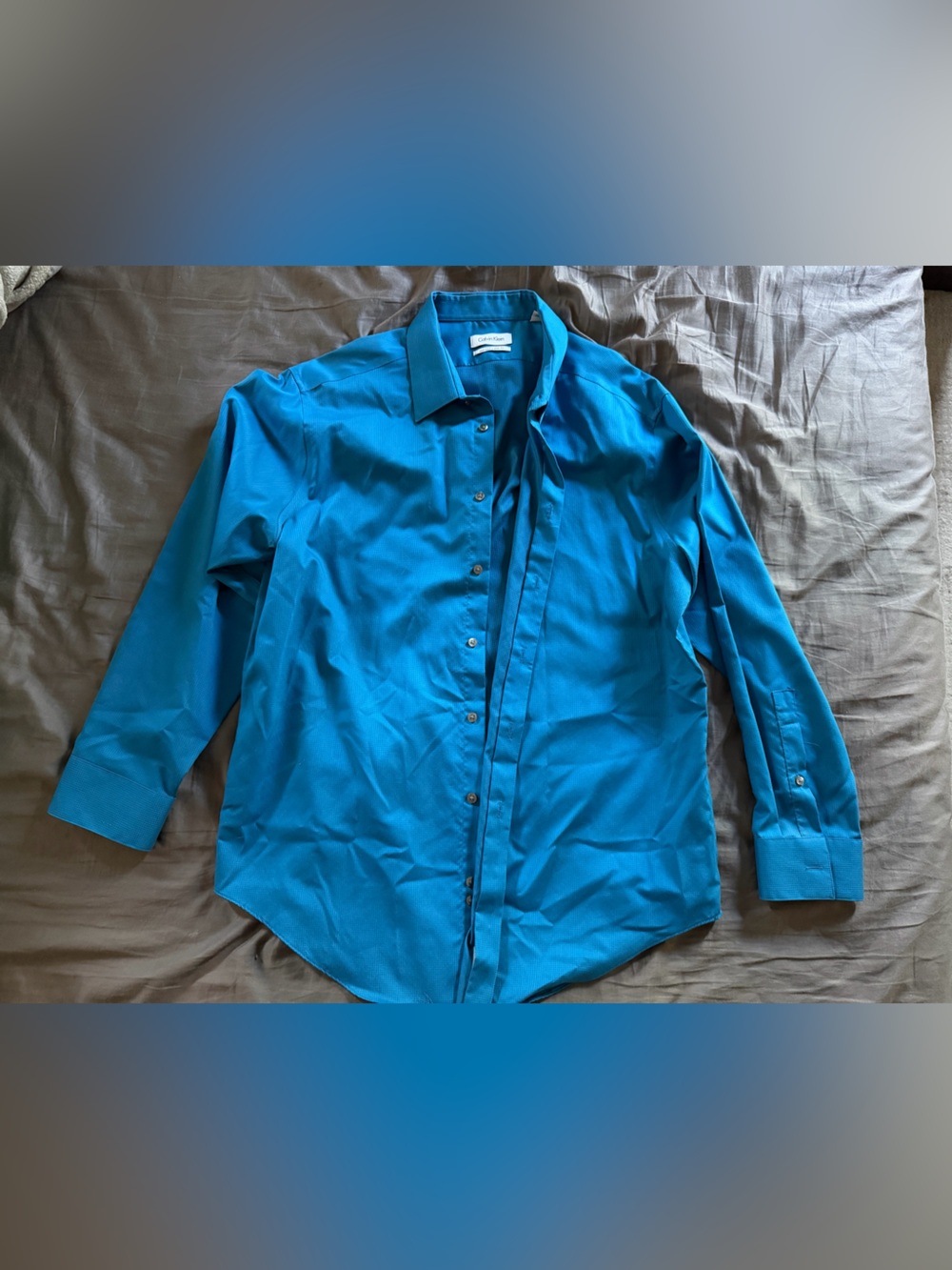 Men’s turquoise dress shirt